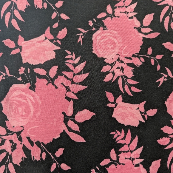 LuLaRoe "Nicole" dress, beautiful black & pink floral print. With Pockets. - Picture 9 of 11
